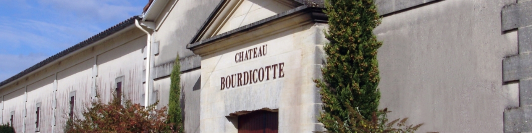 Facade du Chateau Bourdicotte, Bordeaux Vineam